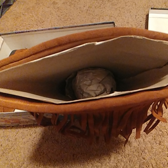 Tan fringed boots - Picture 3 of 5